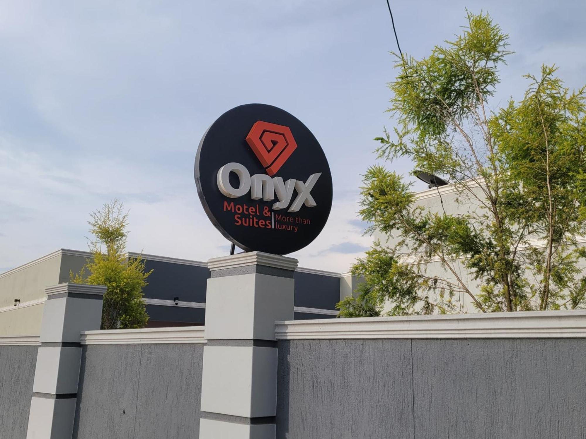 Onyx Motel And Suites ムバララ エクステリア 写真